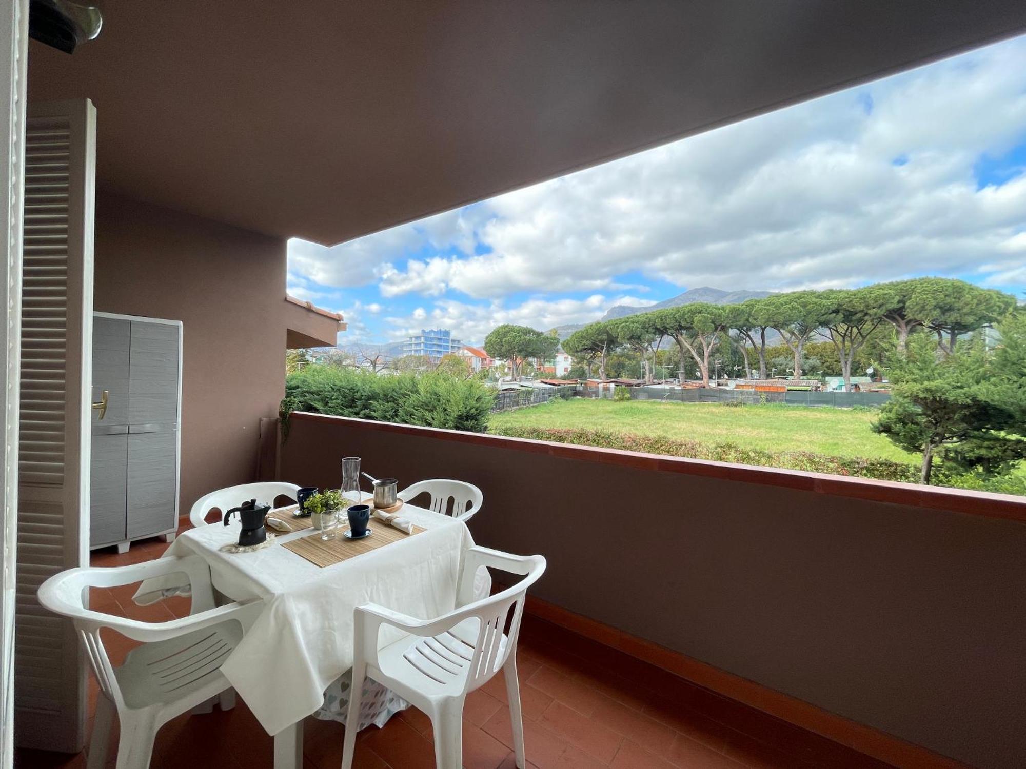 Il Gabbiano Bilocale Con Piscina, Garage E A/C. Apartment Лоано Екстериор снимка