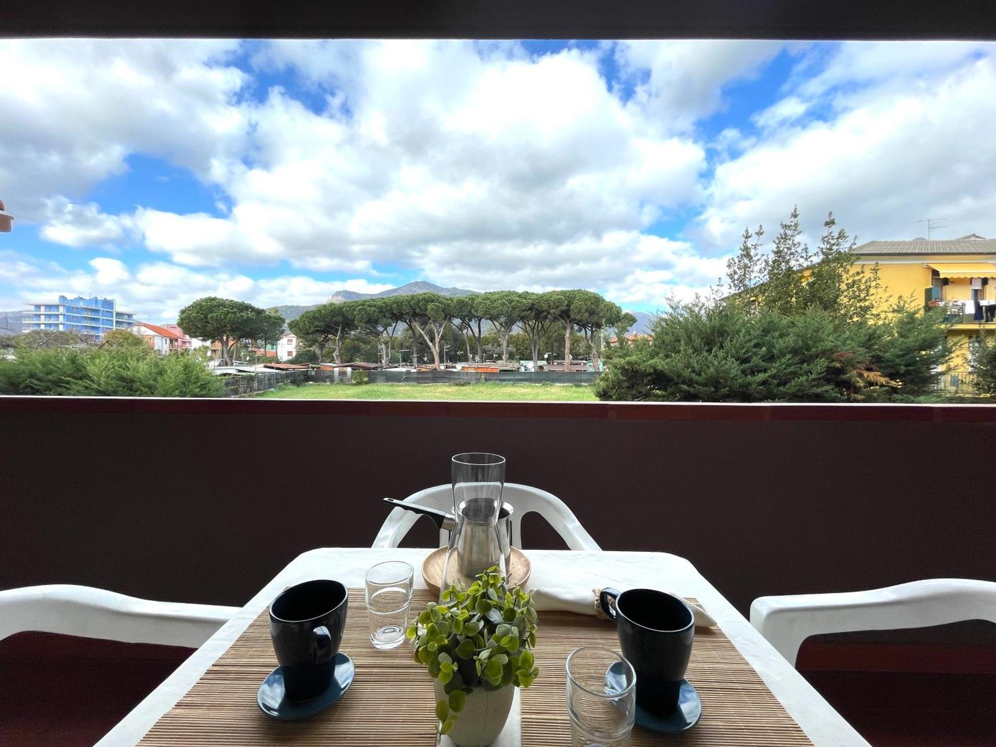 Il Gabbiano Bilocale Con Piscina, Garage E A/C. Apartment Лоано Екстериор снимка